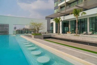 Aeras Beachfront Condo | Jomtien