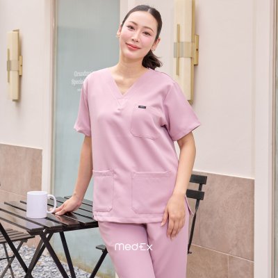 ชุดสครับ เสื้อ+กางเกง สีInnocent Pink รุ่นCloud Wear ผ้านุ่ม ยับยาก ไม่ต้องรีด