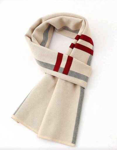 เช่าเสื้อโค้ท Freezy Chic Coat ผ้าพันคอ ไหมพรม สีครีม รุ่น 0383AoCMF