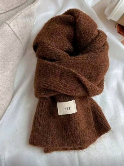 เช่าเสื้อโค้ท Freezy Chic Coat ผ้าพันคอ ไหมพรม สีน้ำตาล รุ่น 0389AoBWF