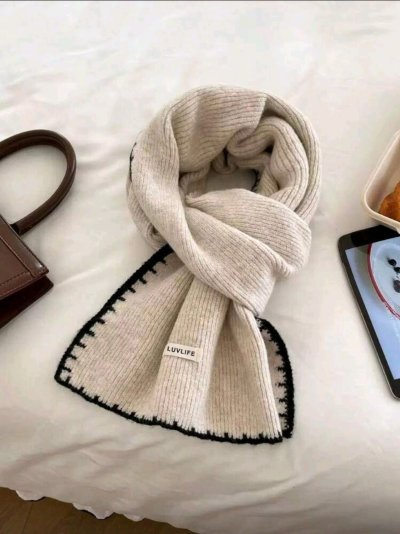 เช่าเสื้อโค้ท Freezy Chic Coat ผ้าพันคอ ไหมพรม สีครีม รุ่น 0390AoCMF