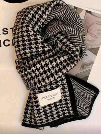 เช่าเสื้อโค้ท Freezy Chic Coat ผ้าพันคอ ไหมพรม สีดำ รุ่น 0392AoBKF