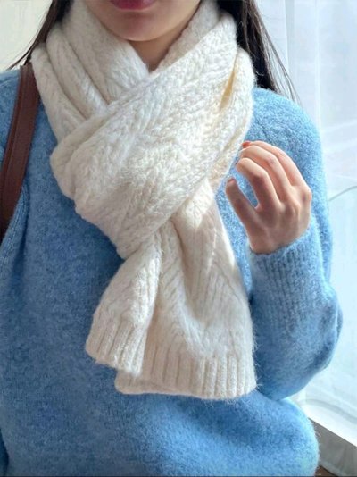 เช่าเสื้อโค้ท Freezy Chic Coat ผ้าพันคอ ไหมพรม สีขาว รุ่น 0394AoWTF