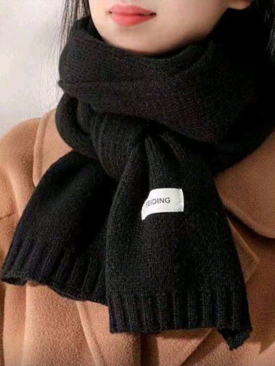 เช่าเสื้อโค้ท Freezy Chic Coat ผ้าพันคอ ไหมพรม สีดำ รุ่น 0396AoBKF