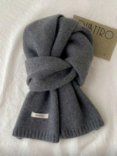 เช่าเสื้อโค้ท Freezy Chic Coat ผ้าพันคอ ไหมพรม สีเทา รุ่น 0402AoGYF