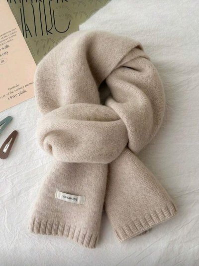 เช่าเสื้อโค้ท Freezy Chic Coat ผ้าพันคอ ไหมพรม สีครีม รุ่น 0403AoCMF