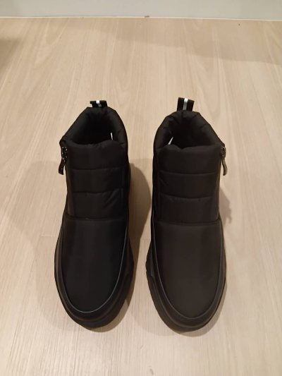 รองเท้าลุยหิมะหญิง  สีดำ