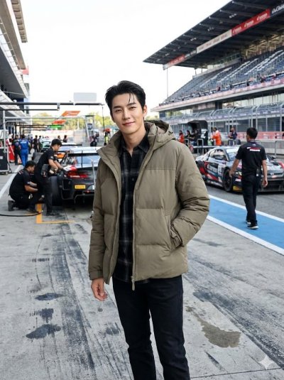 เสื้อแจ๊คเก็ตชาย ขนเป็ด,โพลีนวม สีเขียวขี้ม้า