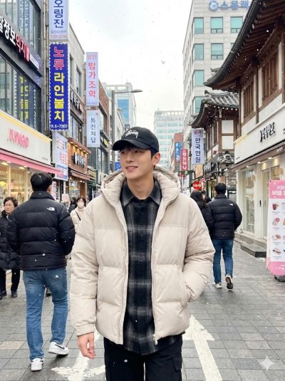 เสื้อแจ็ตเก็ตชาย ขนเป็ด,โพลีนวม สีครีม