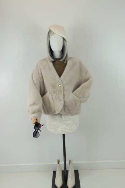 เช่าเสื้อโค้ท Freezy Chic Coat เสื้อโค้ทสั้น ผ้าขนสัตว์ สีครีม รุ่น 0021CWCMF