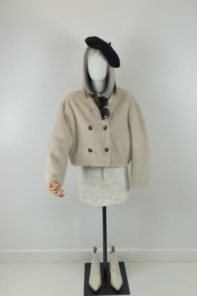 เช่าเสื้อโค้ท Freezy Chic Coat เสื้อโค้ทสั้น ผ้าขนสัตว์ สีครีม รุ่น 0031CWCMS