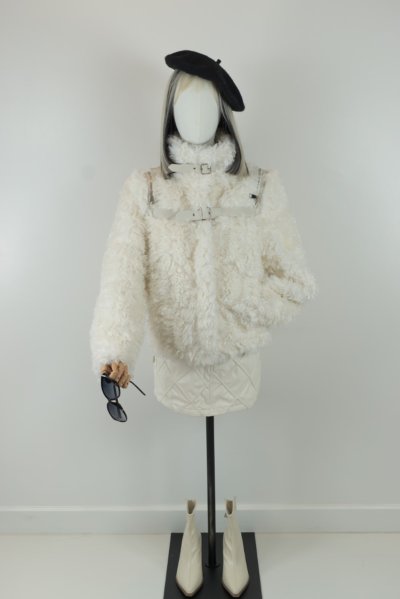 เช่าเสื้อโค้ท Freezy Chic Coat เสื้อโค้ทสั้น ผ้าขนสัตว์ สีขาว รุ่น 0033CWWTF