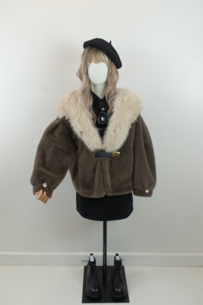 เช่าเสื้อโค้ท Freezy Chic Coat เสื้อโค้ทสั้น ผ้าขนสัตว์ สีน้ำตาล รุ่น 0045CWBWF