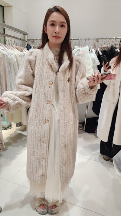 เช่าเสื้อโค้ท Freezy Chic Coat เสื้อโค้ทยาว ผ้าขนสัตว์ สีครีม รุ่น 0148LWCMF