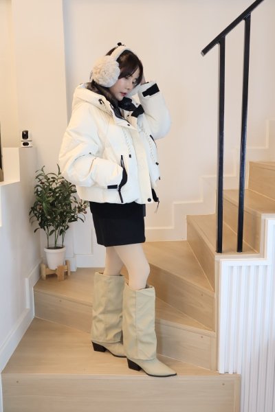 เช่าเสื้อโค้ท Freezy Chic Coat เสื้อโค้ทสั้น ขนเป็ด,โพลีนวม สีขาว รุ่น 0155CDWTM