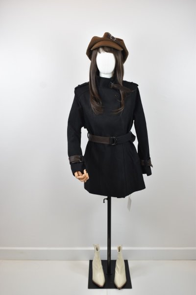 เช่าเสื้อโค้ท Freezy Chic Coat เสื้อโค้ทสั้น ผ้าโพลีเอสเตอร์ สีดำ รุ่น 0167CPBKL