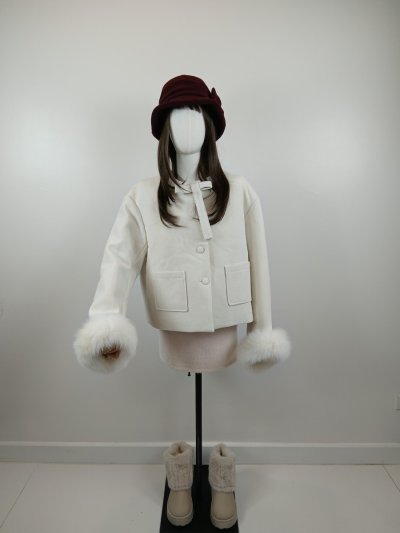 เช่าเสื้อโค้ท Freezy Chic Coat เสื้อโค้ทสั้น ผ้าวูล สีขาว รุ่น 0201CZWTS