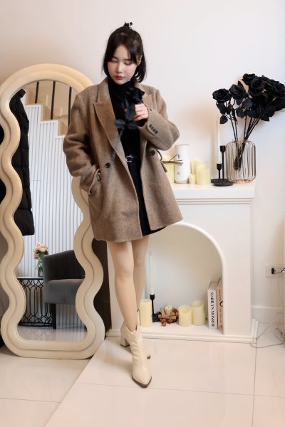 เช่าเสื้อโค้ท Freezy Chic Coat รองเท้า-0221BLCM หนัง สีครีม รุ่น 0221BLCM38