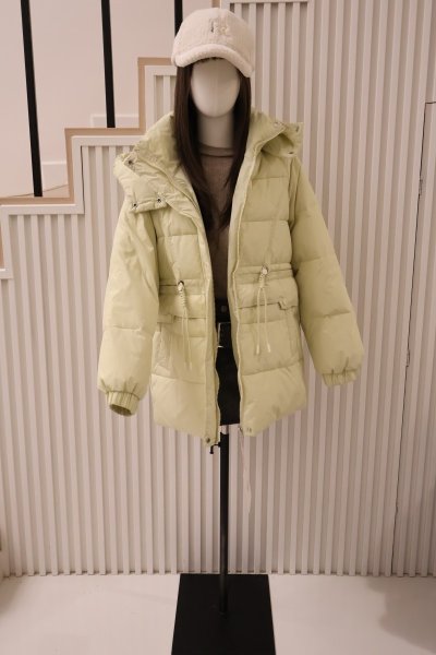 เช่าเสื้อโค้ท Freezy Chic Coat เสื้อโค้ท ขนเป็ด,โพลีนวม สีเขียว รุ่น 0235CDGRM