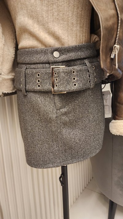 กระโปรงผ้าวูล สีเทา ขนาด M ผ้าวูล สีเทา ขนาด M