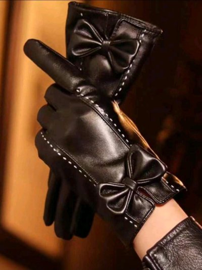 เช่าเสื้อโค้ท Freezy Chic Coat ถุงมือ หนัง สีดำ รุ่น 0320VLBKF