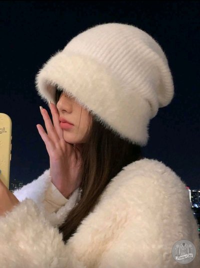 เช่าเสื้อโค้ท Freezy Chic Coat หมวก ไหมพรม สีขาว รุ่น 0532NoWTF