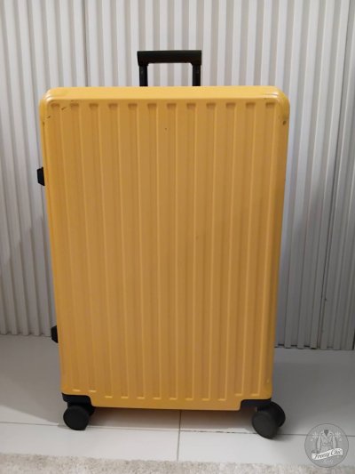 เช่าเสื้อโค้ท Freezy Chic Coat กระเป๋าเดินทาง Gi - Montbell American Tourister สีเหลือง รุ่น 0563GAYLB28