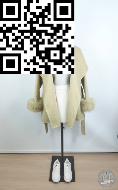 เสื้อโค้ทสั้น ผ้าวูล สีเขียว ขนาด M ผ้าวูล สีเขียว ขนาด M