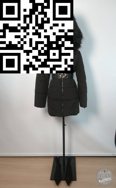 เสื้อโค้ทสั้น ขนเป็ด,โพลีนวม สีดำ