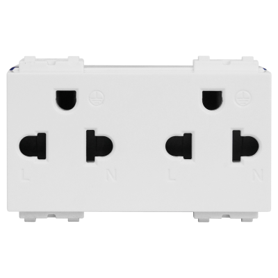 เต้ารับคู่มีกราวด์ 3 ขา แนวตั้ง 16 แอมป์ 250 โวลต์