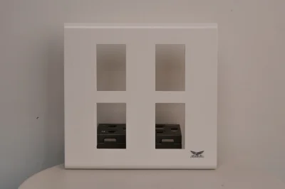 แผงหน้ากาก 4 ช่อง