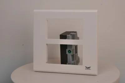 แผงหน้ากาก 6 ช่อง