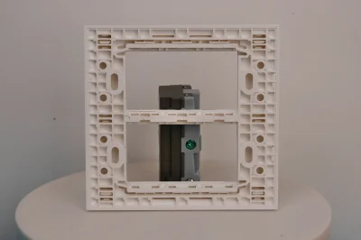 แผงหน้ากาก 6 ช่อง