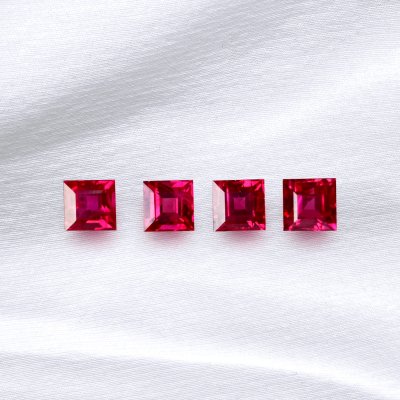 Square Vivid Red Ruby