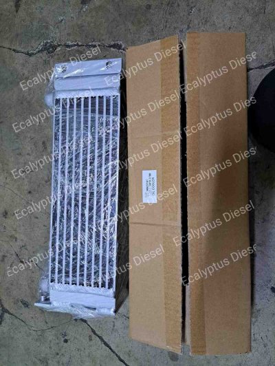 OIL COOLER DEUTZ F4L2011 - D2011L04I - BF4L1011F 04272660 04102799