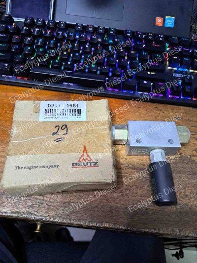 SUPPLY PUMP DEUTZ 02111961 0211 1961