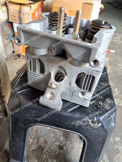 CYLINDER HEAD ASSY DEUTZ 413F SERIES 04146743
