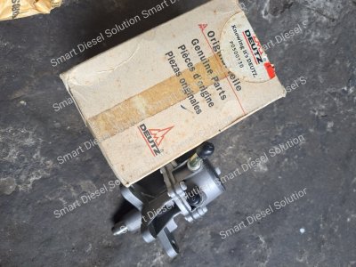 FUEL PUMP DEUTZ 1011 & 2011 SERIES 04272819 GENUINE