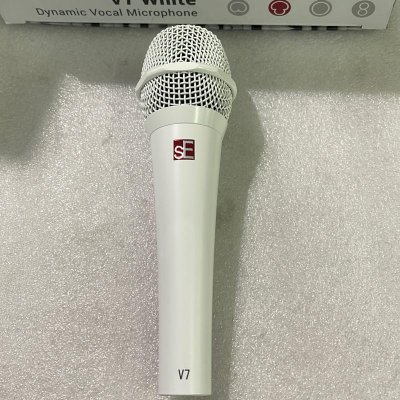 SE ELECTRONICS V7 WHITE - SUPER CARDIOID DYNAMIC VOCAL MICROPHONE