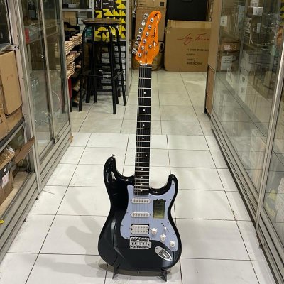 JAY TURSER JTS 300 HSS BK A-U - GITAR ELEKTRIK BLACK INCLUDE BAG