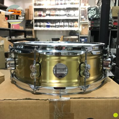 PDP CONCEPT METAL 14X5 NATURAL SATIN BRUSHED BRASS SNARE DRUM PDSN0514NBBC