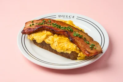 Full Dulce Breakfast