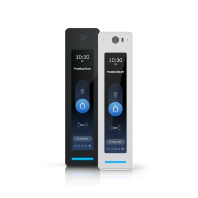 เครื่องอ่านประตู UniFi Access Reader G3 Pro สีดำและสีขาวแสดงหน้าจอสัมผัสและอินเตอร์เฟซการปลดล็อก
