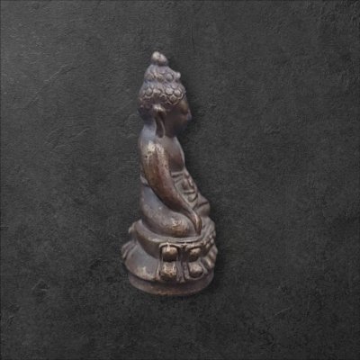 พระกริ่งปวเรศ วัดบวรนิเวศวิหาร ที่ระลึก สมเด็จพระเทพรัตนฯ เสด็จวางศิลาฤกษ์ก่อสร้าง มหาวิทยาลัยมหากุฏราชวิทยาลัย (ศาลายา) วันที่ 1 ตุลาคม 2548 พร้อมกล่อง