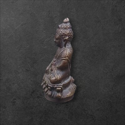 พระกริ่งปวเรศ วัดบวรนิเวศวิหาร ที่ระลึก สมเด็จพระเทพรัตนฯ เสด็จวางศิลาฤกษ์ก่อสร้าง มหาวิทยาลัยมหากุฏราชวิทยาลัย (ศาลายา) วันที่ 1 ตุลาคม 2548 พร้อมกล่อง