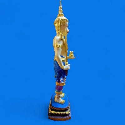 พระสยามเทวาธิราชถือถุงเงิน