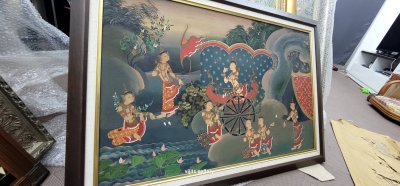 ภาพวาดสีอะคริลิคบนผ้า ลายไทย นั่งราชรถ   ขนาดรวมกรอบ 25x35 นิ้ว