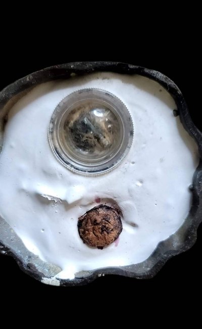 พระบูชาหลวงปู่เกลี้ยง เตชธมฺโม วัดโนนแกด จ.ศรีสะเกษ  ครบรอบ106ปี รูปยืน สูง ๑๐ นิ้ว เนื้อโลหะ หมายเลข 35