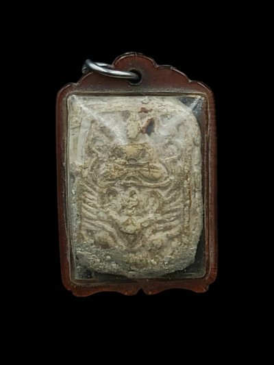 พระวัดคู้สลอด พิมพ์ทรงครุฑ เนื้อผงน้ำมันลงกรุ ปี2465 หลวงพ่อปาน วัดบางนมโค ปลุกเสก