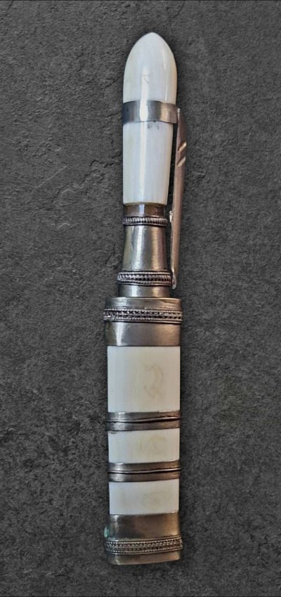 มีดปากกา หลวงพ่อจ้อย วัดศรีอุทุมพร จ.นครสวรรค์ ปี 49 NO.15  ความยาวใบขนาด 1.5 นิ้ว ด้าม 1.5 นิ้ว